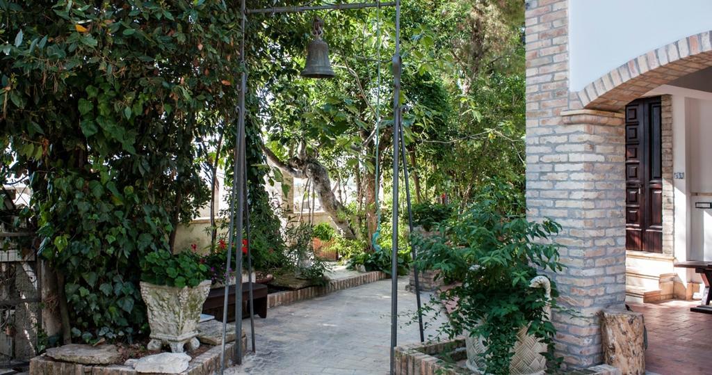 Villa Anna Savini Casa Vacanze Atri Bagian luar foto