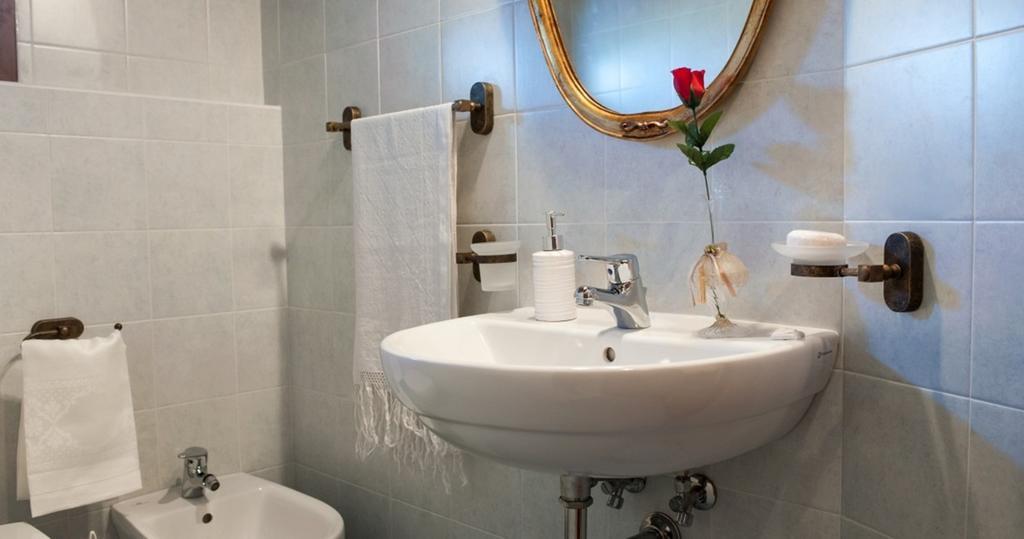 Villa Anna Savini Casa Vacanze Atri Ruang foto