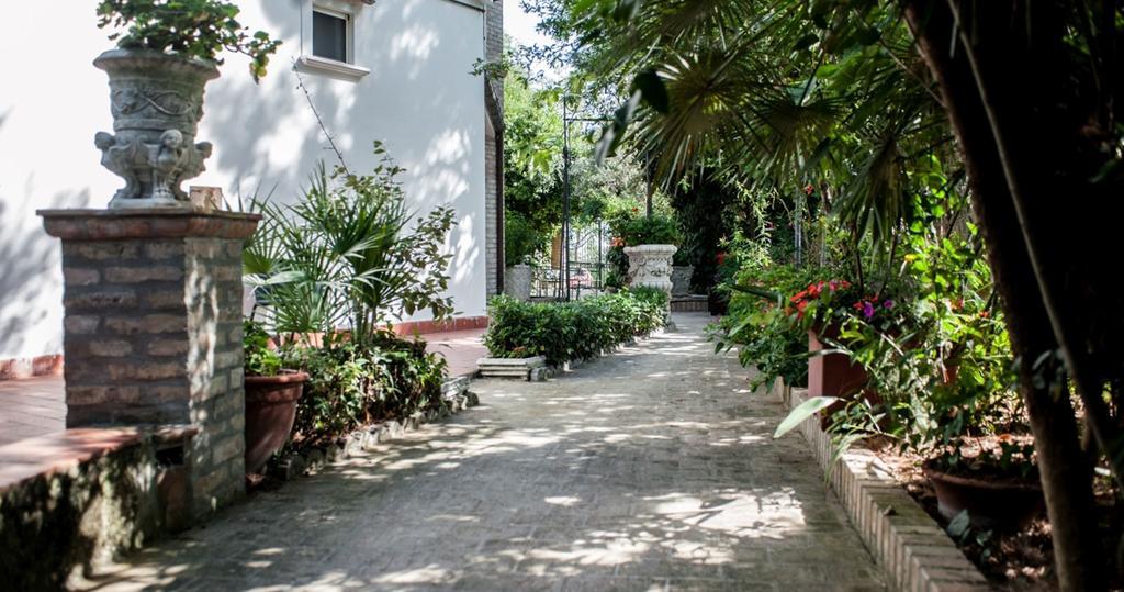 Villa Anna Savini Casa Vacanze Atri Ruang foto